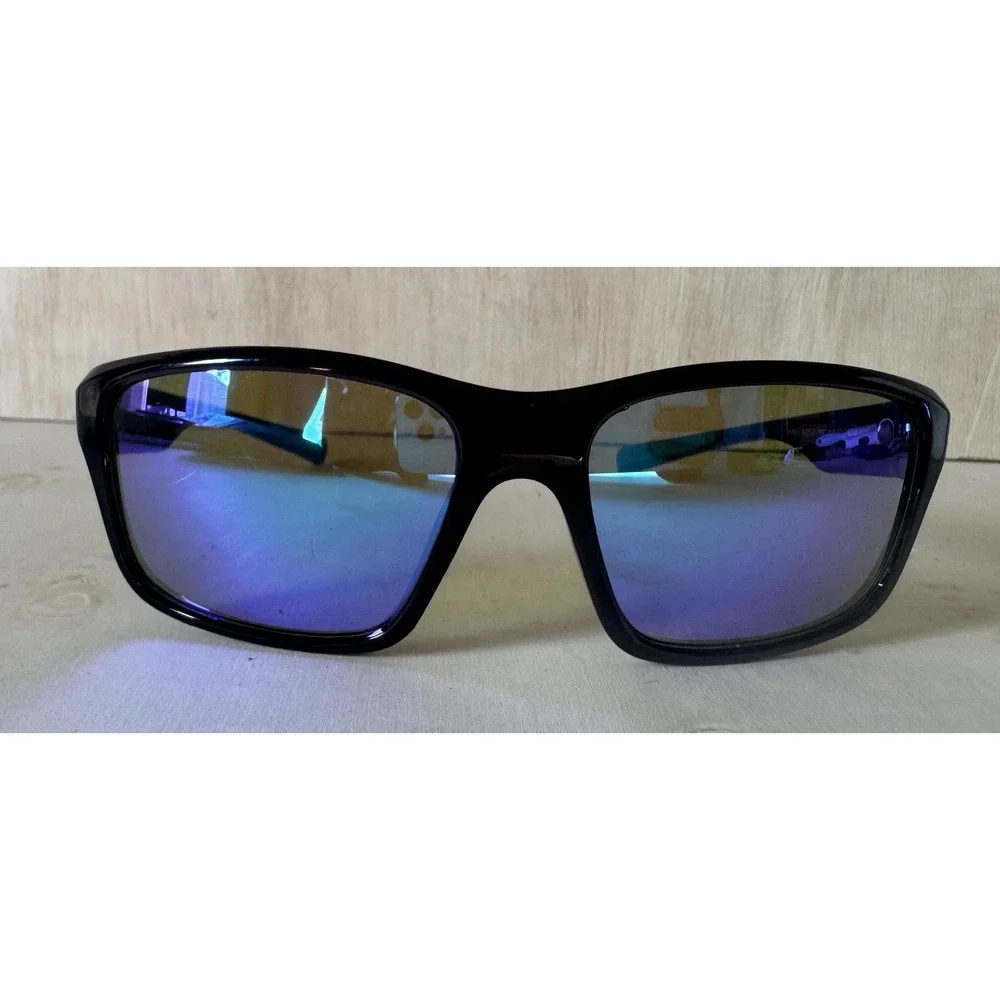 Blue Saks Fifth Avenue caliblue polarized